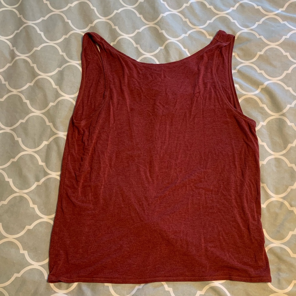 Zyia maroon swirl tank